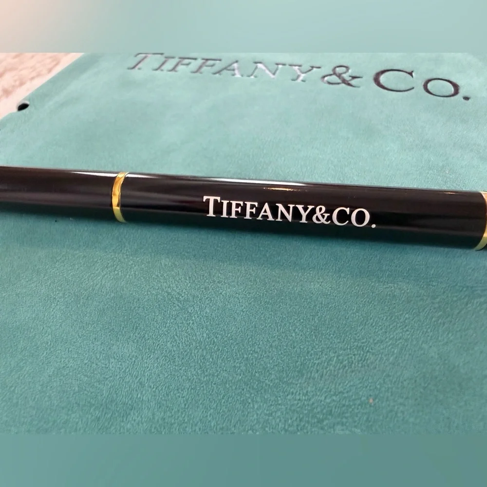 Tiffany & Co. Blue Suede Notebook & Pen Gift Set - Picture 4 of 9